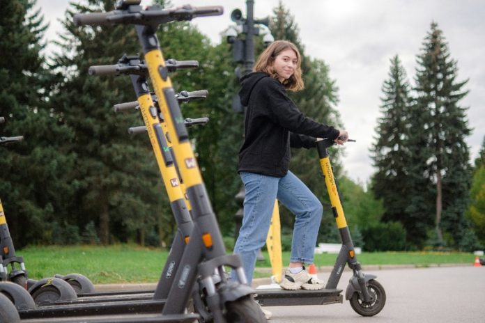 сервисами Urent, Whoosh