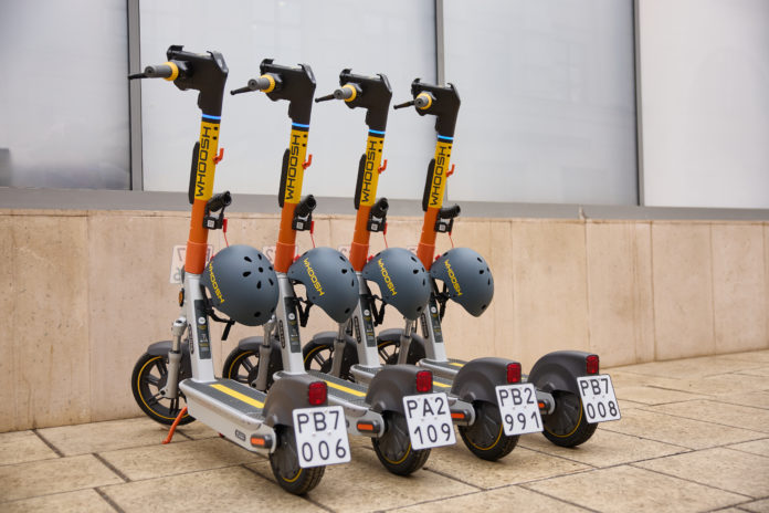 Сервисы электросамокатов открыли сезон с повышения контроля и требований к аренде